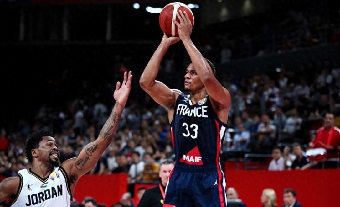 欧冠分析包含波尔图今晨远射贴柱集结日广厦男篮调整名单以备NBA常规赛，网友：里程碑夜亚特兰大篮板制胜的词条